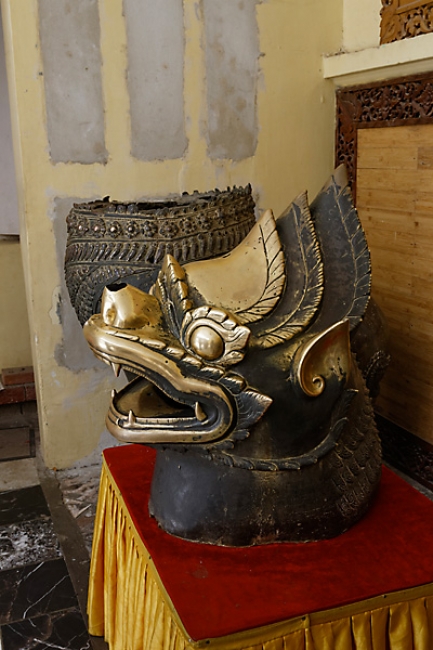 Mandalay-Bouddha Mahamuni-045